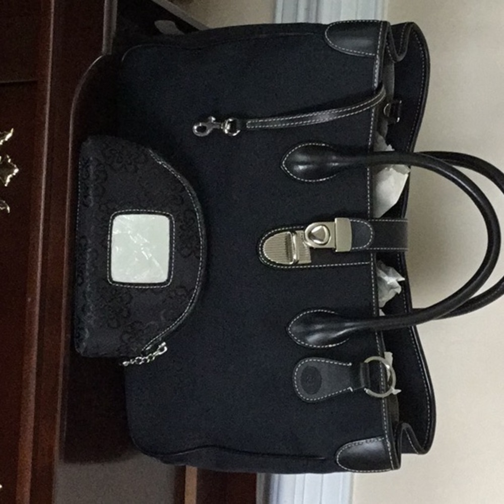 Dooney and Bourke Bags - Picture 6 of 7